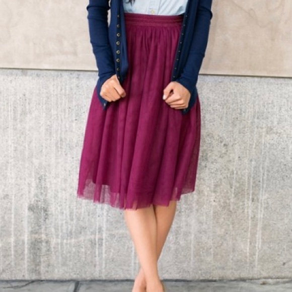 White Plum Dresses & Skirts - Burgundy Smocked Cute Dress Lace Skirt Elastic Hig
